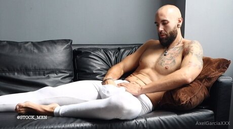 massive titten nur fans erotische kunst foto