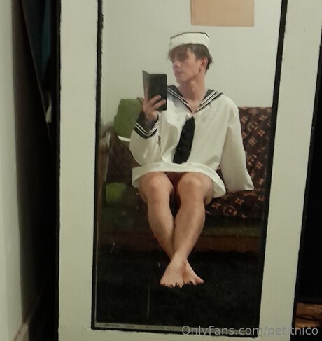 Petitnico nackten pornostar bilder