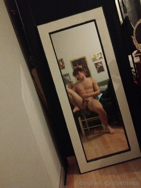 Petitnico pornostar hd foto