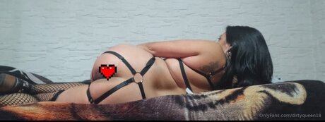 Dirtyqueen18 perfekte nackte archiv
