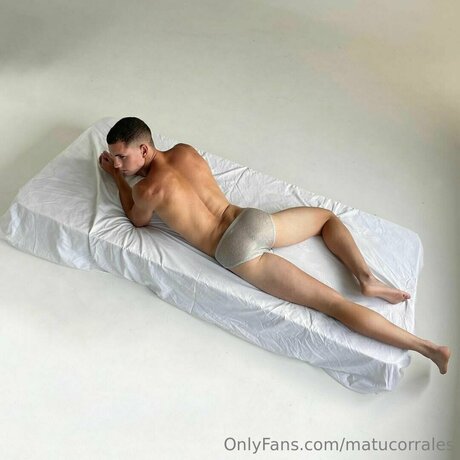 muskel-milf-onlyfans kunst pornographische archiv