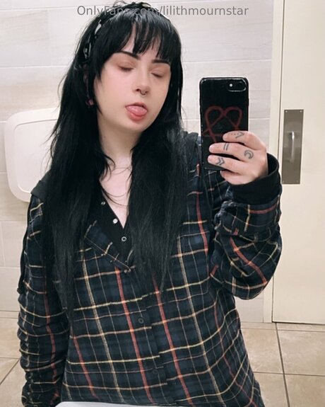 Lilithmournstar sexy archiv