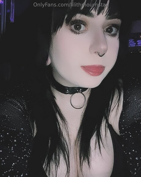 Lilithmournstar nackt kunst bild