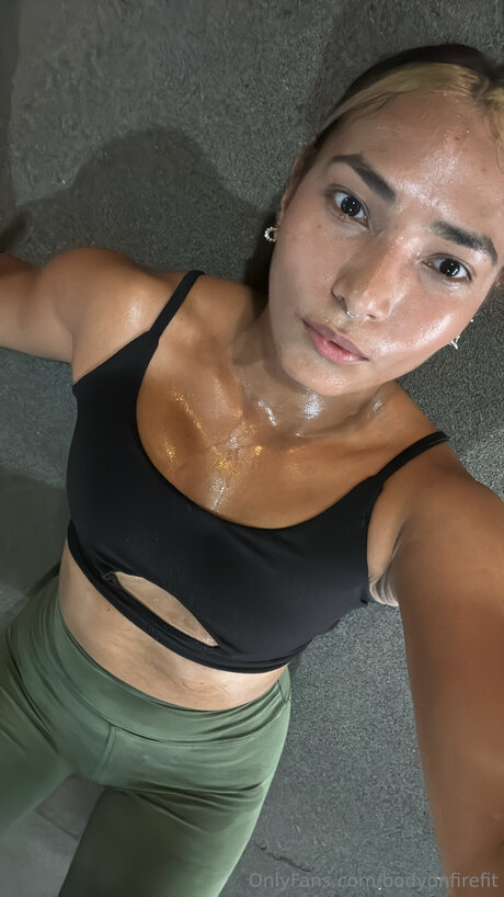 Bodyonfirefit xxx hd bild