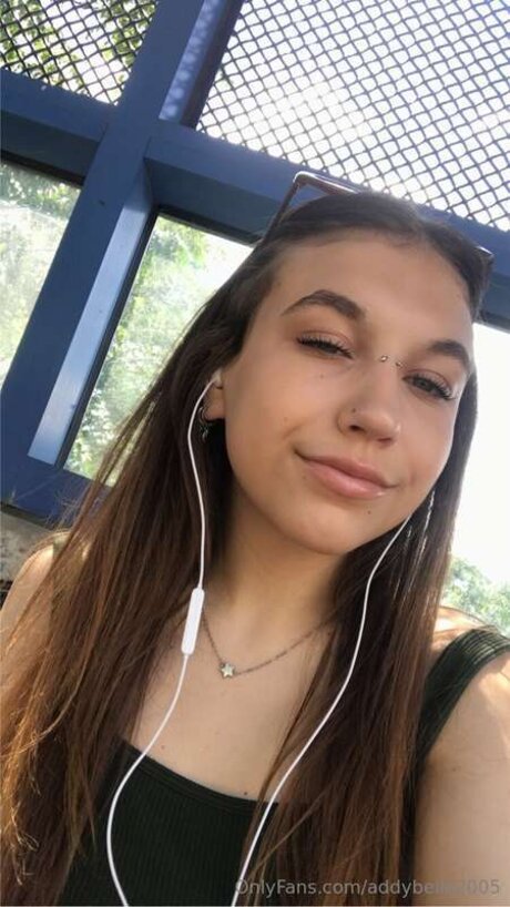 anfällige knochen-onlyfans nacktheit hd bild