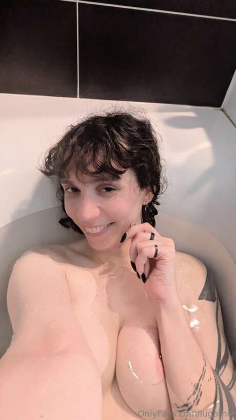 schwarze shemale-onlyfans kunst pornografische archiv