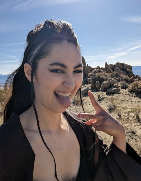 Ovilee May freie nacktheit galerien