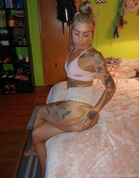 tattooedbarbie86 nackt erotische foto
