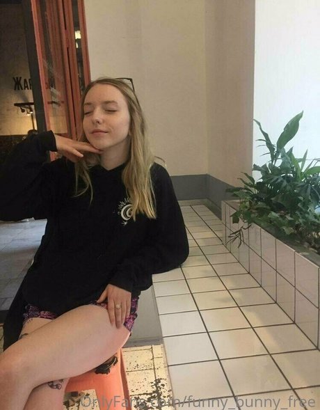 stiefschwester onlyfans nacktheit erotische bilder