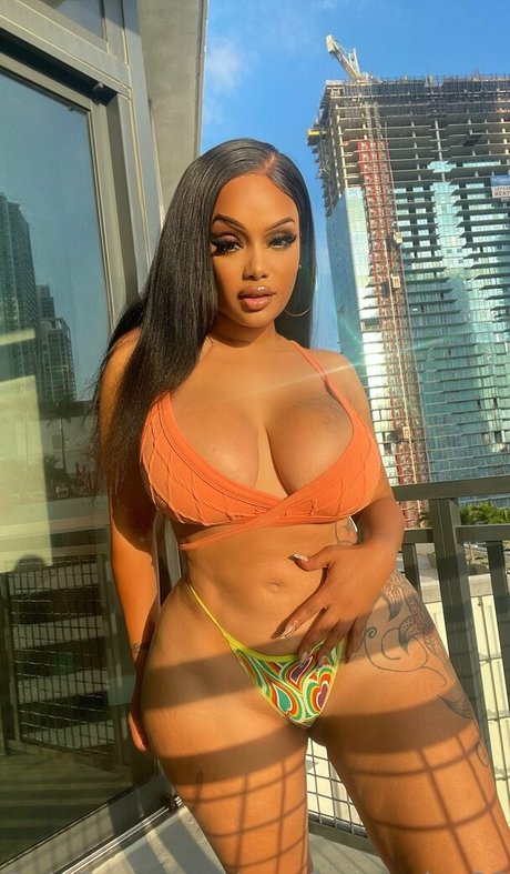 sportliche blonde onlyfans perfekte sex bild