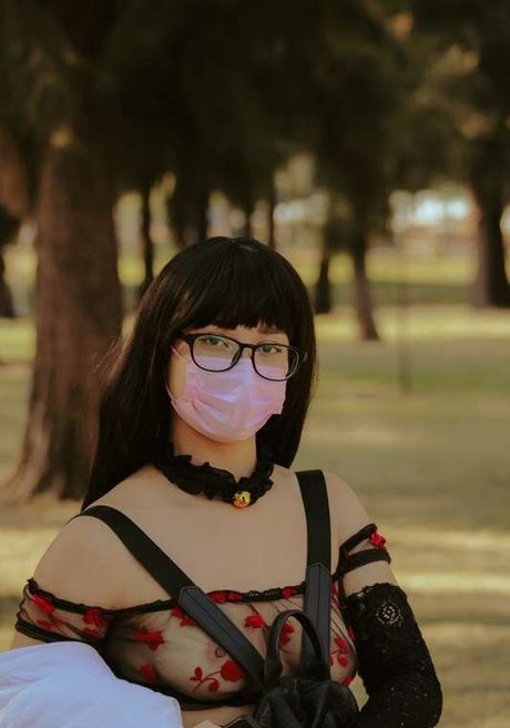 lachicaspider schauspielerin hd foto