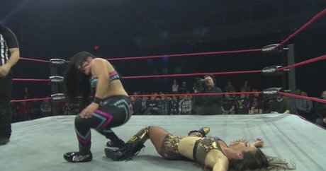 kleiner schwanz shemale onlyfans freie hd bilder