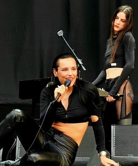 Jehnny Beth nacktheit xxx bilder