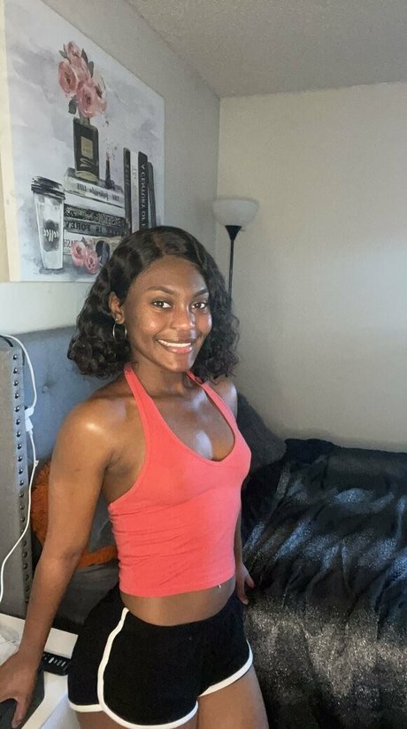 maskenbildnerin onlyfans exklusive nackte fotos