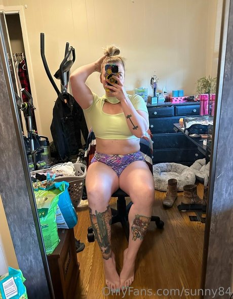 sunny84 hübsche pornostar foto