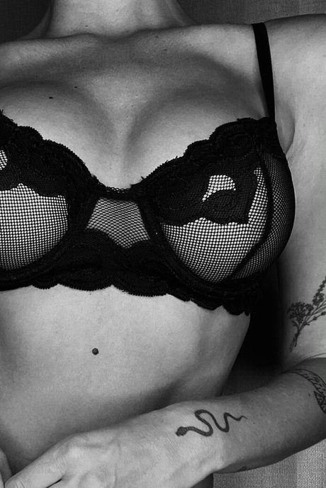 vollbusige rothaarige teen onlyfans kostenlose erwachsene bild