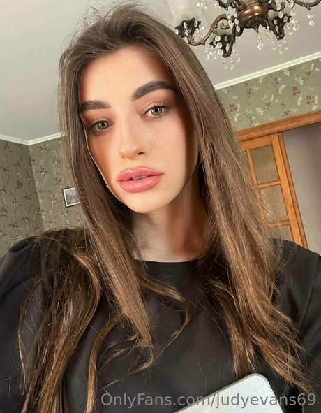 zierliche brünette nur fans hd top foto