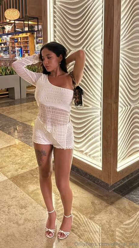 Official Mia schauspielerin exklusive foto