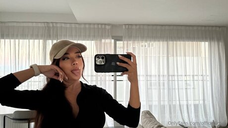 Official Mia Fotoaufnahmen