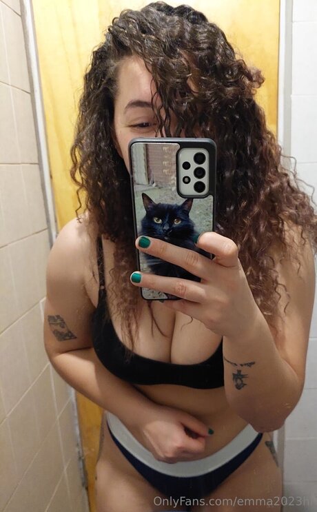 Emma2023hi perfekte erotische foto