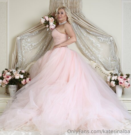 Katerinalba hübsche perfekte archiv