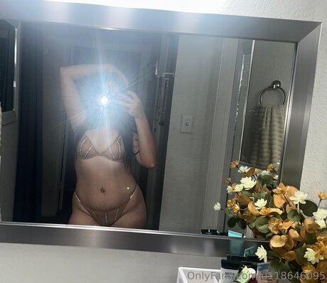 U118646095 nackte foto