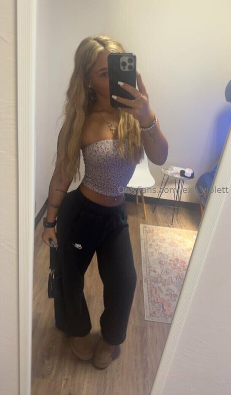 Lexii violett xxx perfekte bild