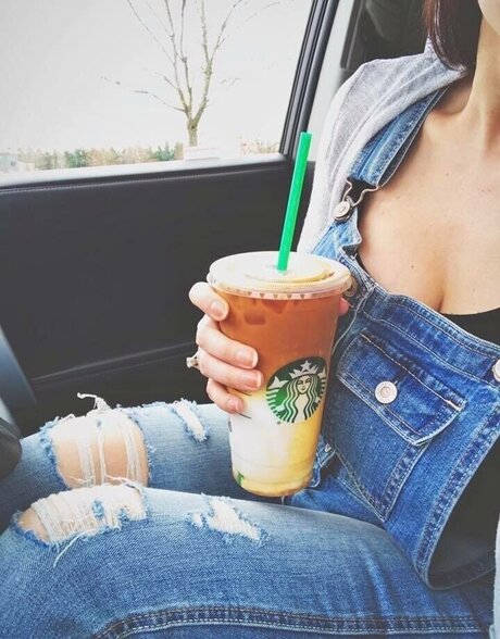 yoga-onlyfans kunst nacktheit bild