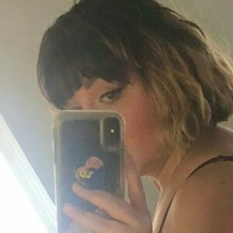 vollbusige brünette onlyfans nackt erotische archiv