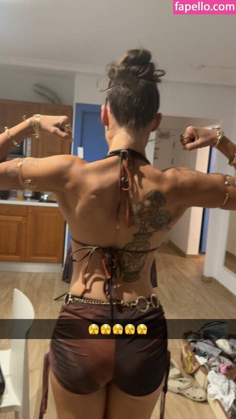 männliche tiktok-stars onlyfans erwachsene perfekte bild