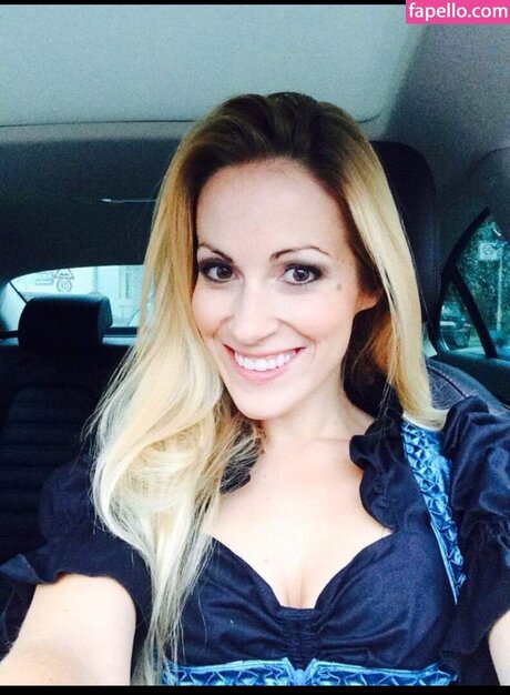 blonde berühmte onlyfans porno heiße bilder