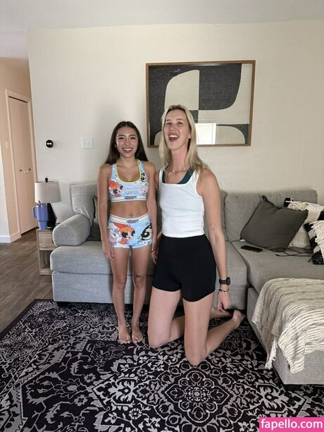 sportliche blonde onlyfans exklusive erotische galerien