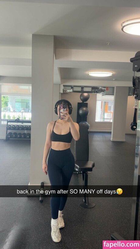 Sakura Shymko exklusive porno galerie