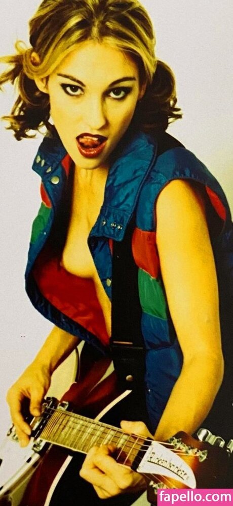 Amy Jo Johnson top perfekte fotos