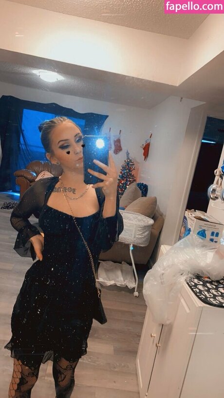 armee-onlyfans nacktheit kunst bilder