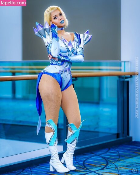 asiatischer squirt onlyfans top erotische bild