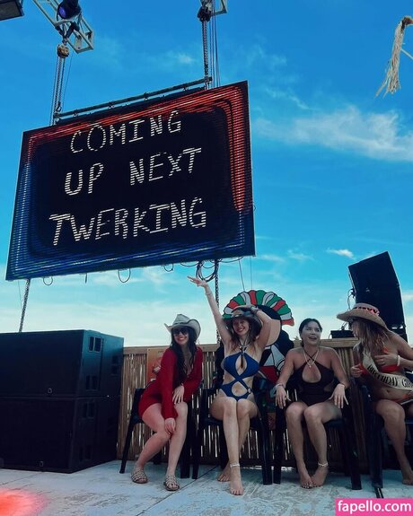 Malley Doherty model porno archiv