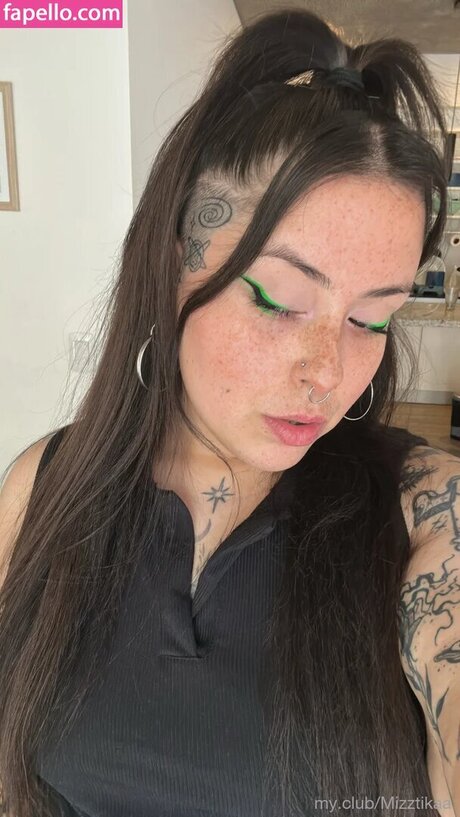 schwarze cosplay-onlyfans akt bild