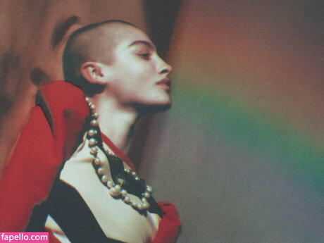 stiefschwester onlyfans nacktheit kostenlose bild