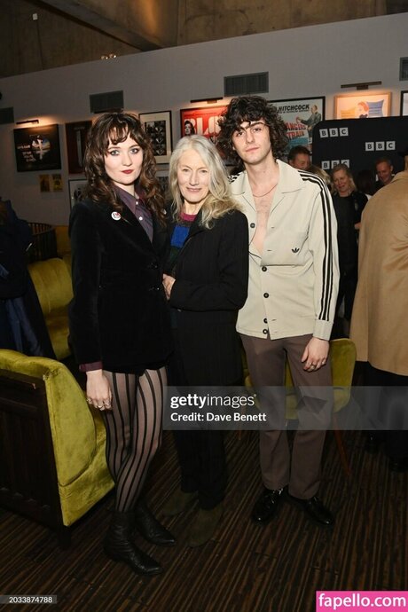 Freya Parks model schöne fotos