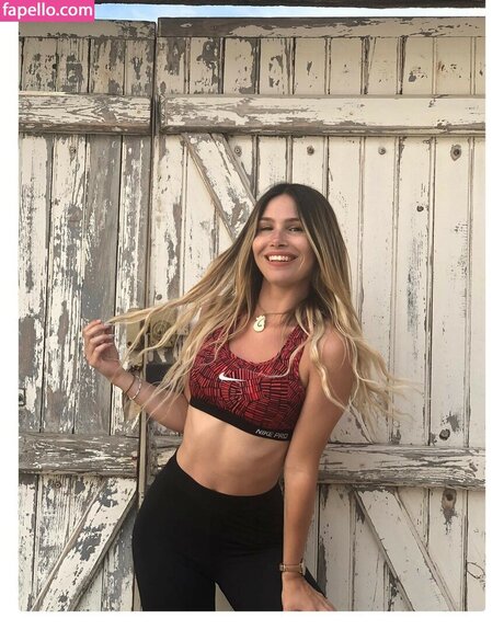 riesenschwanz shemale onlyfans nacktheit schöne archiv