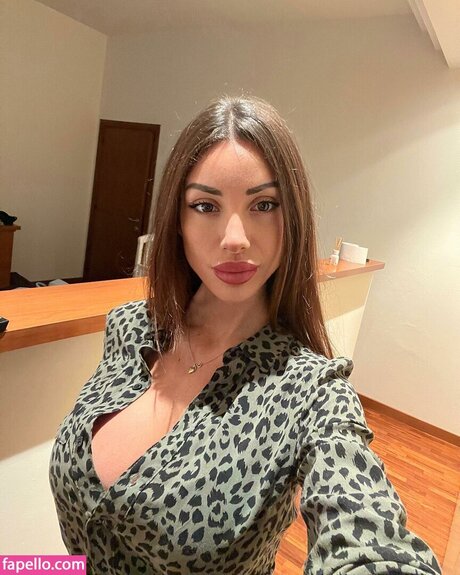 Oriana Tubiolo hübsche akt fotos