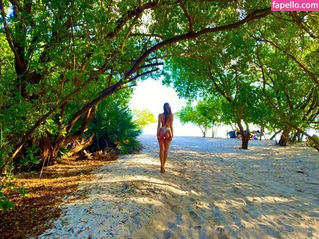 Liz Moonz kunst freie archiv