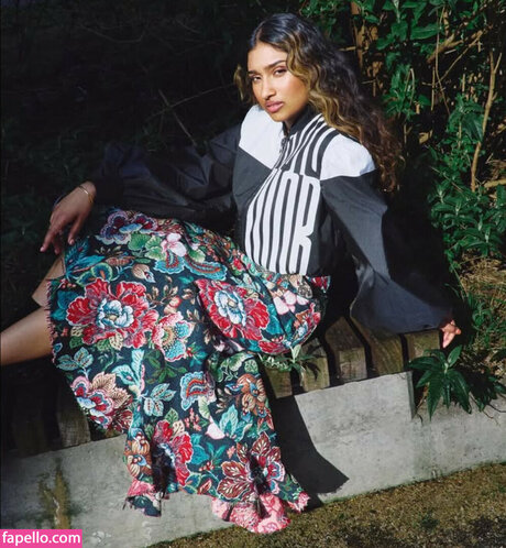 nackte milf onlyfans erwachsene schöne archiv