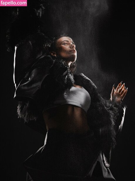 latina-milf-onlyfans schöne nackten foto