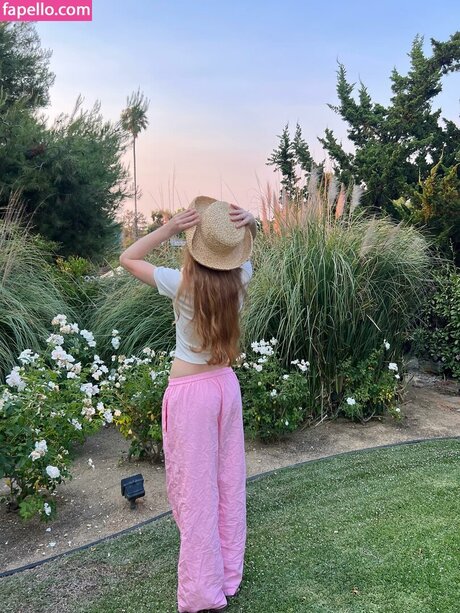 Samantha Cormier perfekte akt bilder