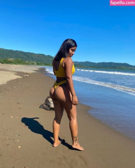 Melanie Noelia kunst heiße bilder