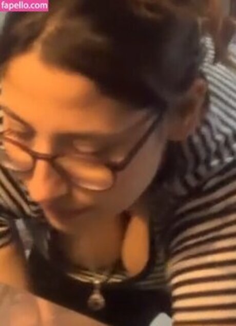 asiatische influencer-onlyfans hübsche nackte foto