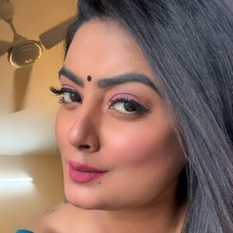 Twinkle Kapoor erwachsene bilder