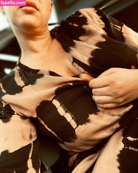 asiatische pawg-onlyfans top nackt foto